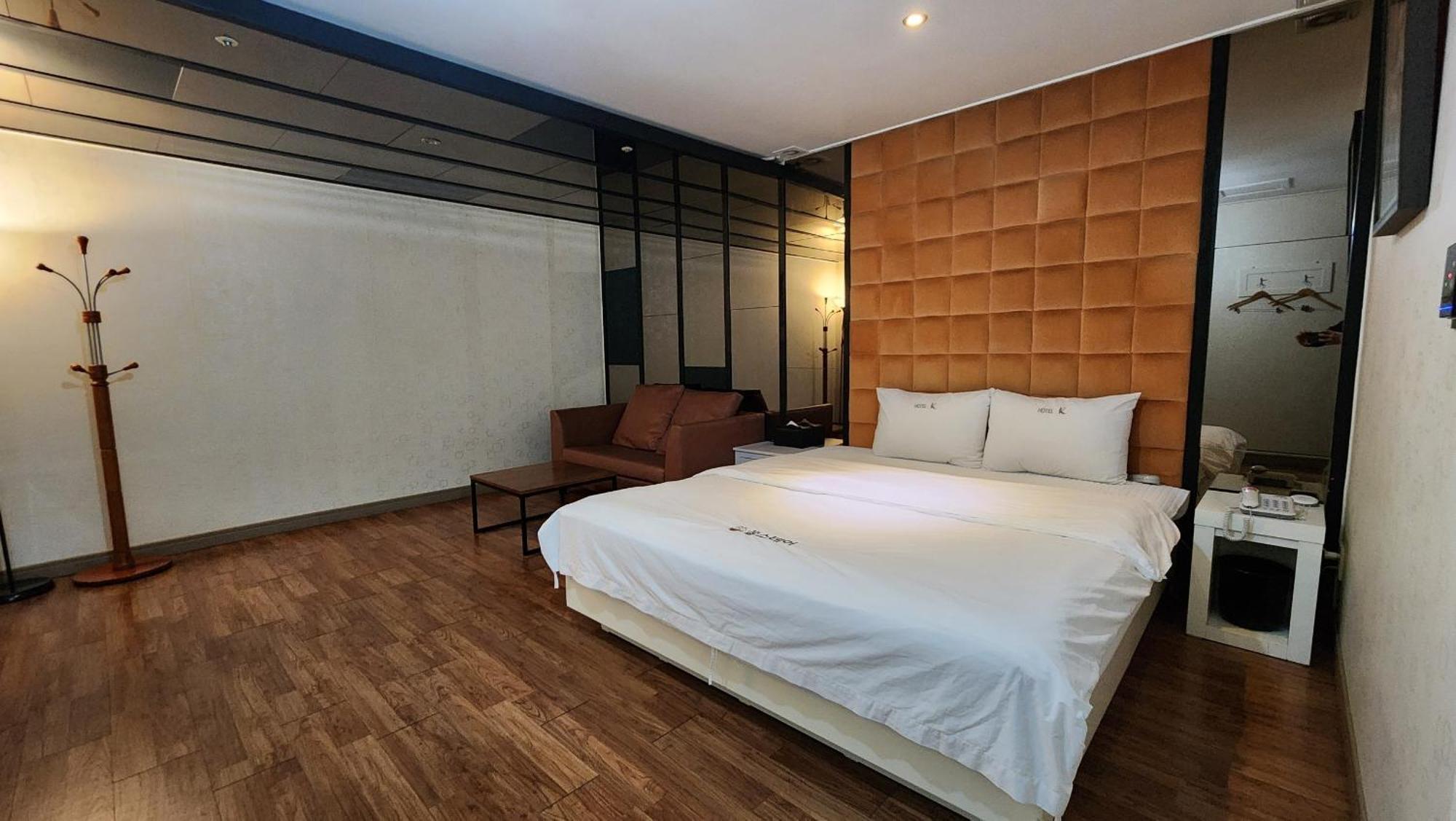 Gimhae Business Hotel K Exterior photo