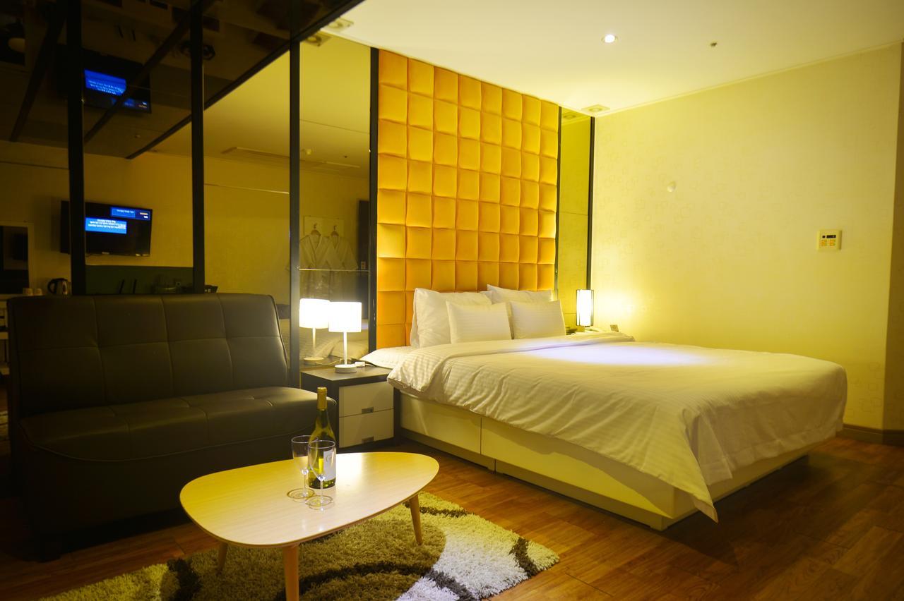 Gimhae Business Hotel K Exterior photo
