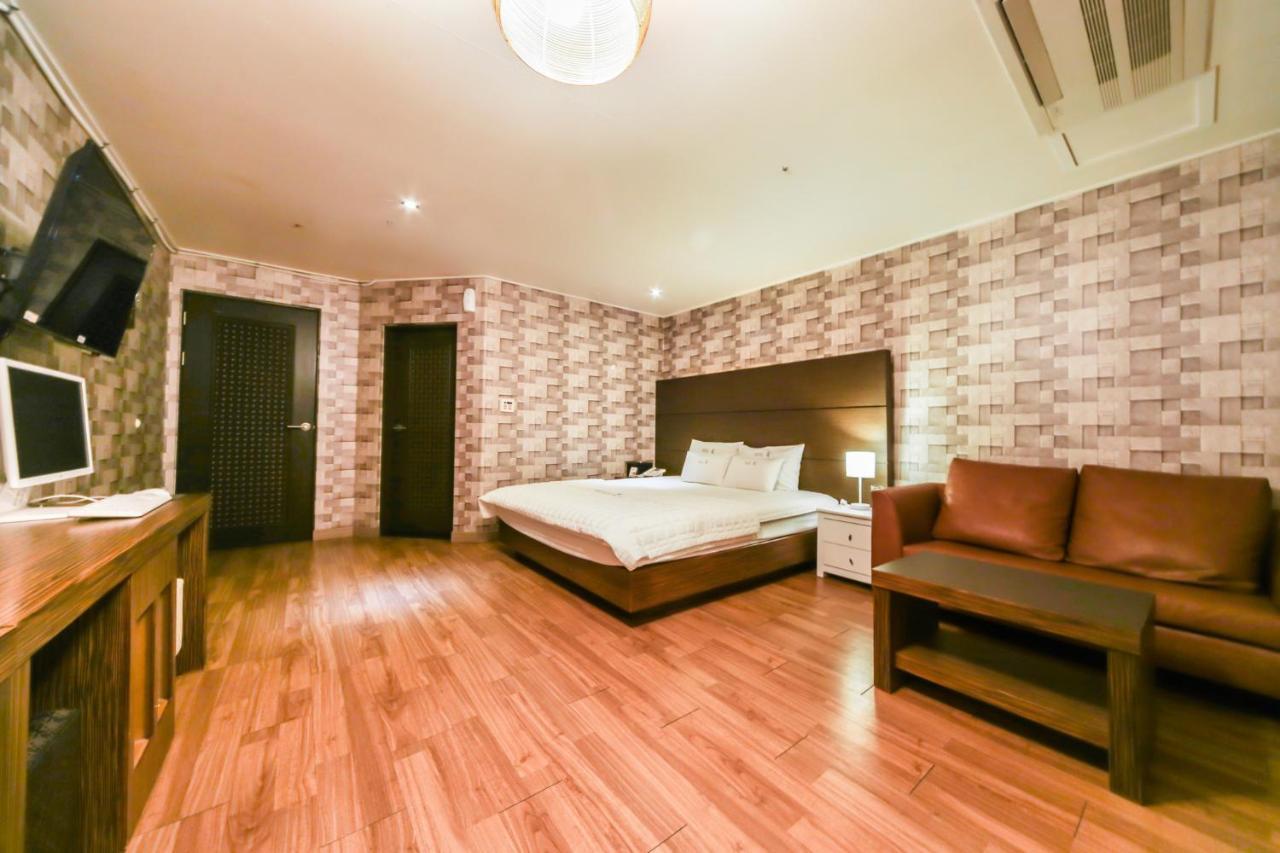 Gimhae Business Hotel K Exterior photo