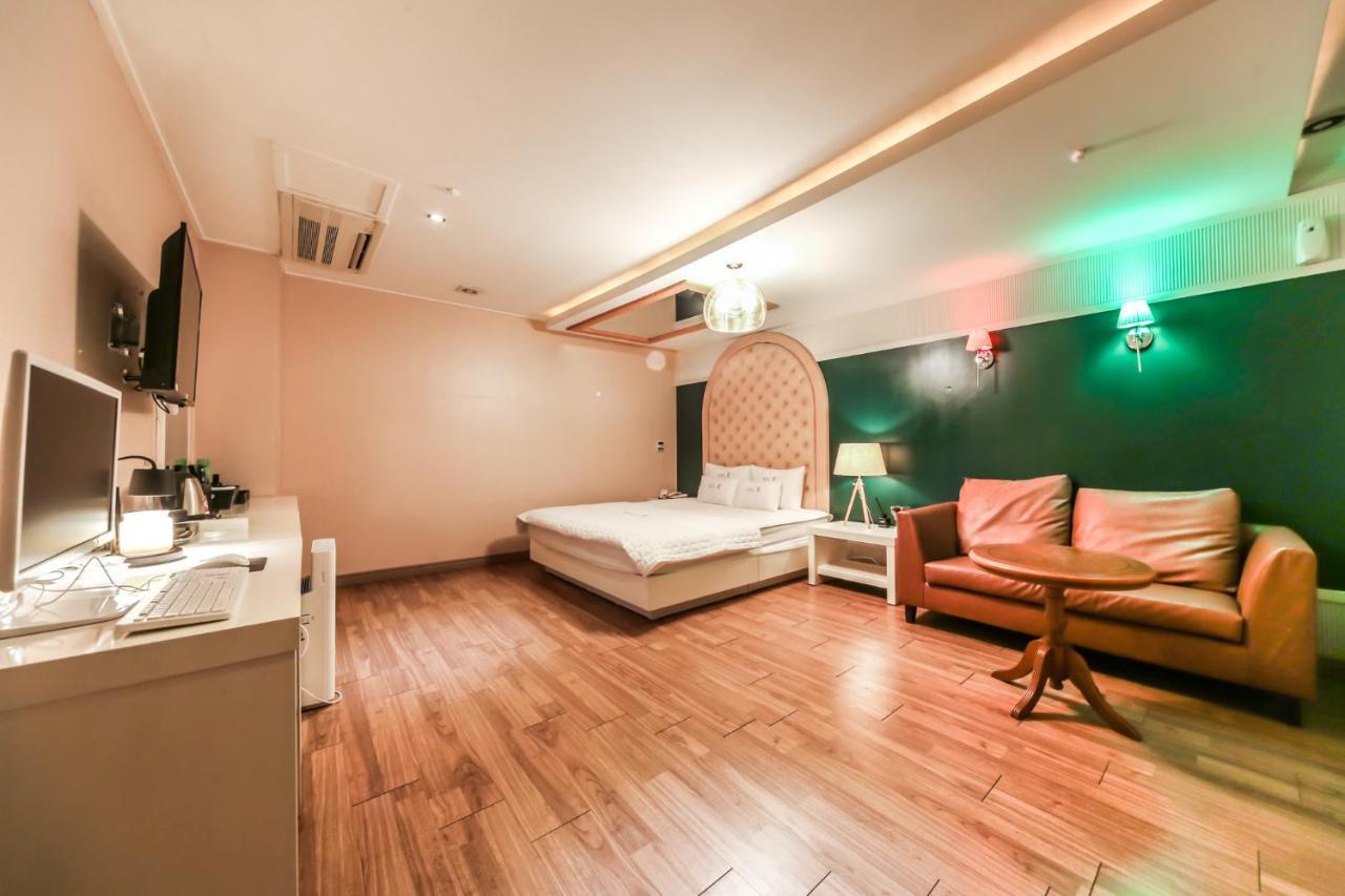 Gimhae Business Hotel K Exterior photo